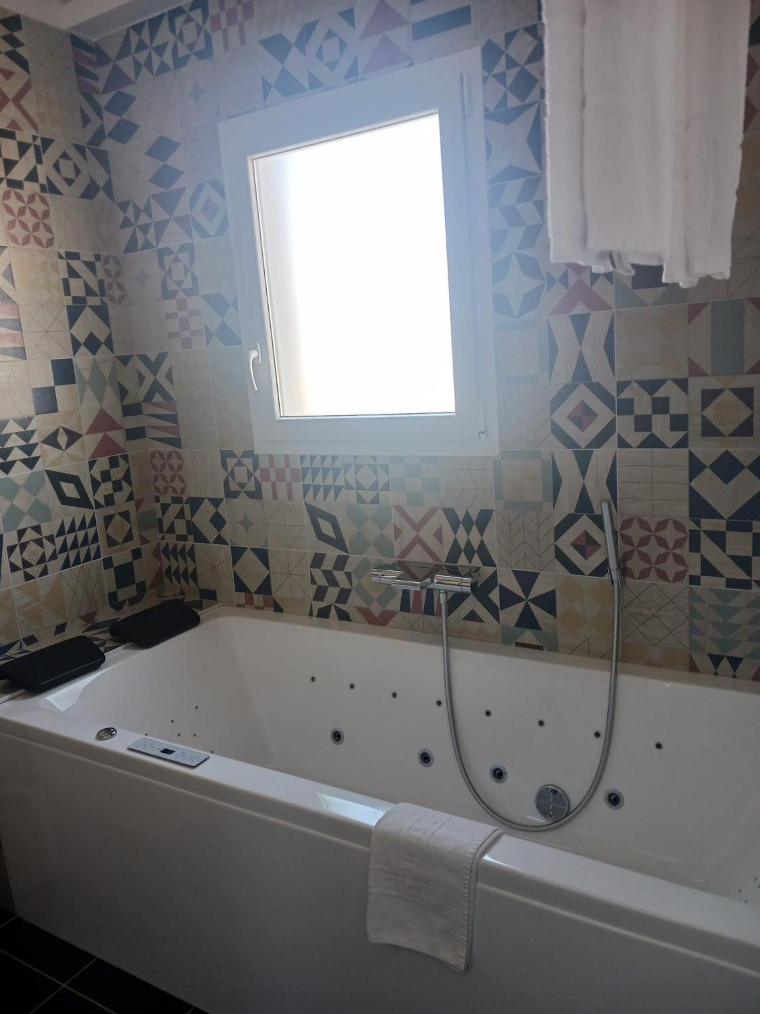 Hotel Merion Villars-les-Dombes Esterno foto