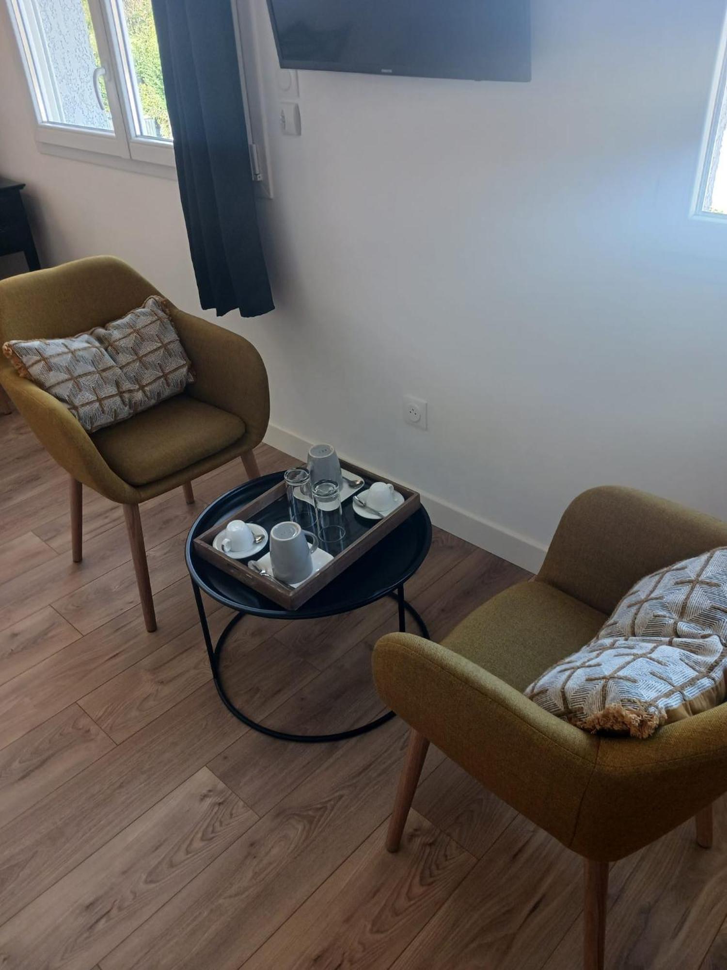 Hotel Merion Villars-les-Dombes Esterno foto